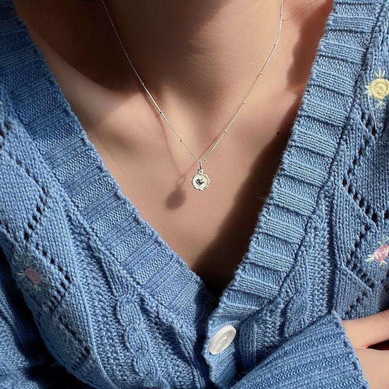 Small round heart pendant necklace