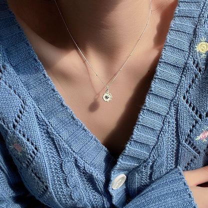 Small round heart pendant necklace