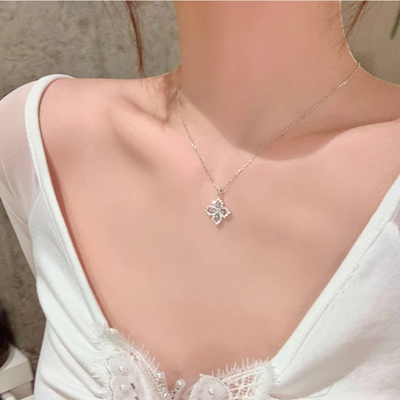 Hollow out four-leaf clover necklace