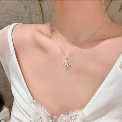 Hollow out four-leaf clover necklace