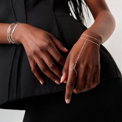 Simple chain finger bracelet