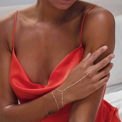 Simple chain finger bracelet