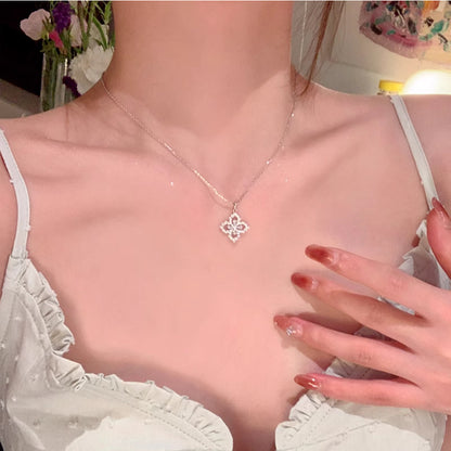 Hollow out four-leaf clover necklace